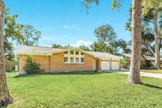 Building Photo - 124 Sage St