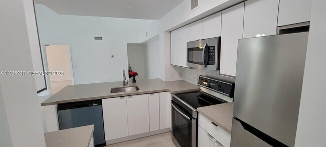 Building Photo - 12124 St.Andrews Pl