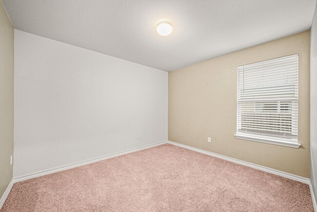 Building Photo - First time rental!