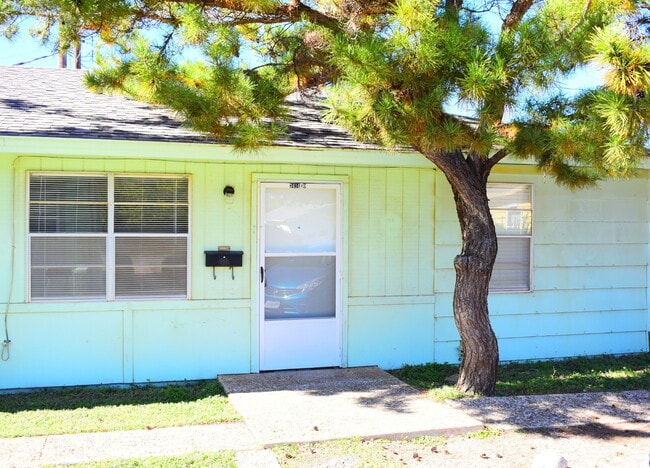 Primary Photo - Updated Duplex in a Wonderful Central Location