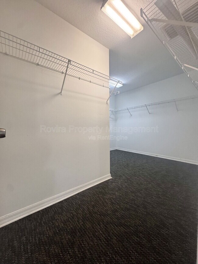 Building Photo - 661 Hacienda Cir