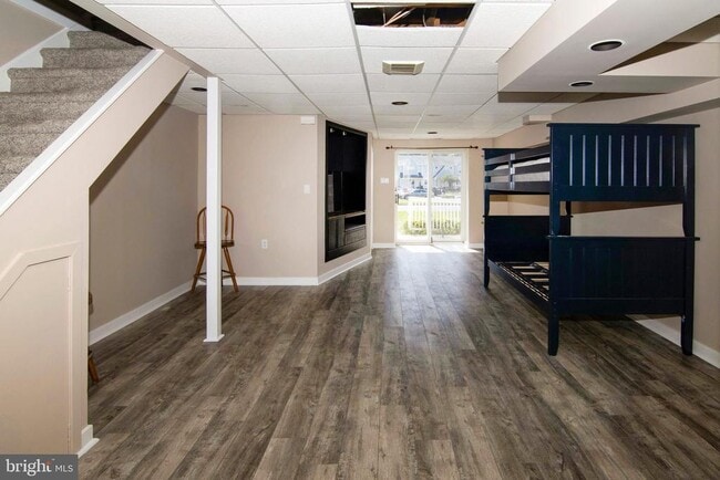 Building Photo - 1010 Hillsboro Ct