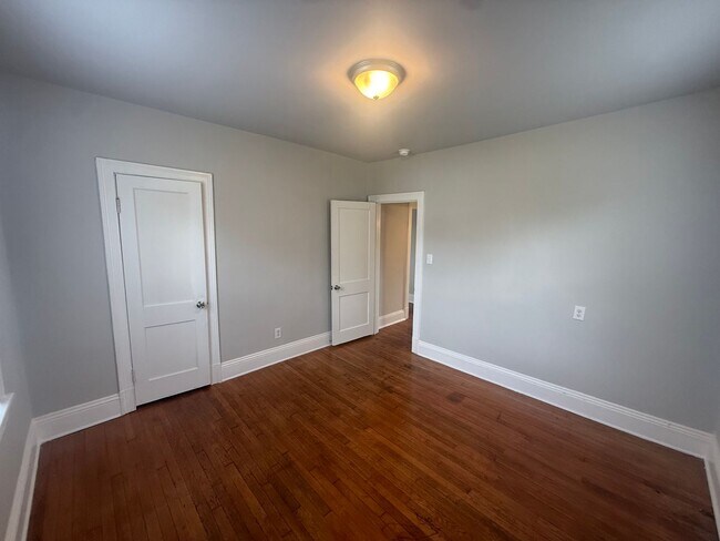Building Photo - 2-bedroom 1 bathroom Cottage on a large lot with 2 large storage building on site