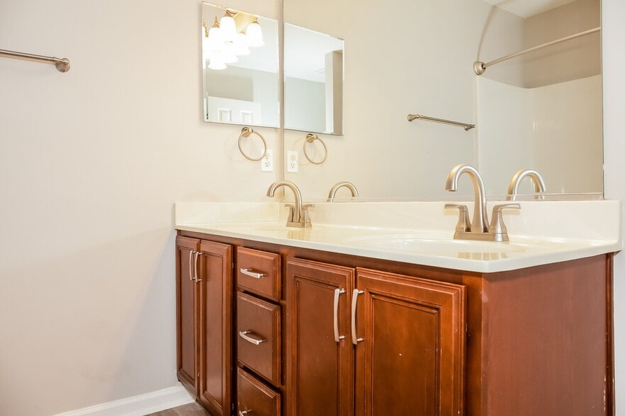 Building Photo - 5109 Livermore Ln