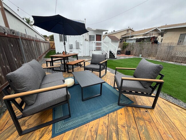 Building Photo - 2950 Franklin Ave