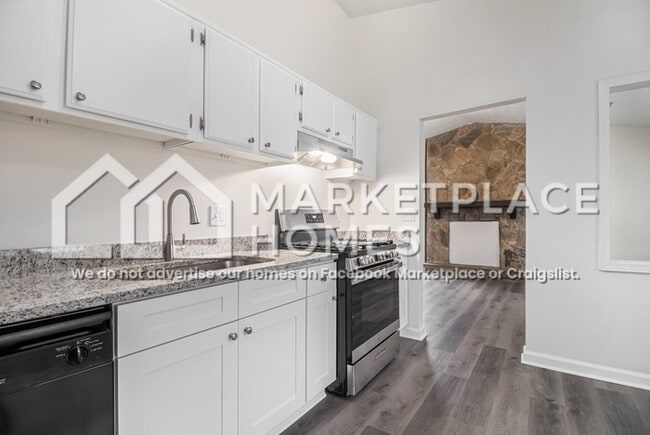 Building Photo - 4826 Mainstreet Valley Trce