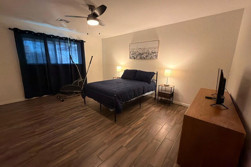 Building Photo - 809 NW 9th St