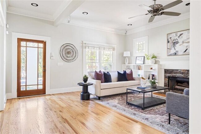 Building Photo - 428 S Howard St SE