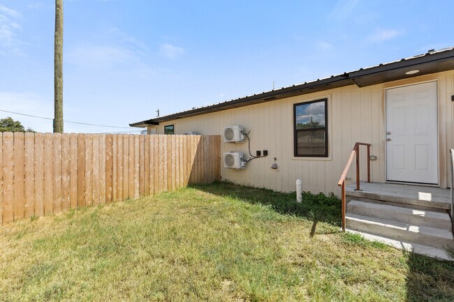 Building Photo - 4125 Compton Ln