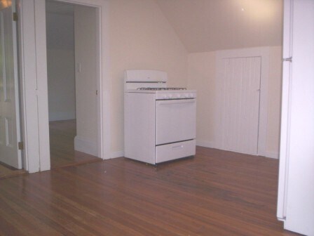 Building Photo - 112 Cranch St