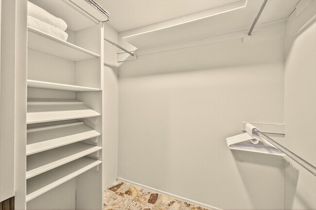 Building Photo - 1570 S La Verne Way