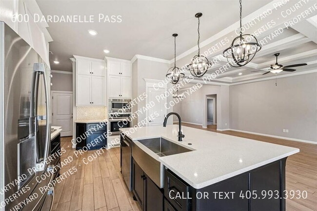 Building Photo - 600 Dardanelle Pass