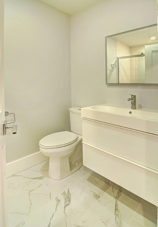 Building Photo - 326 Chelsea St