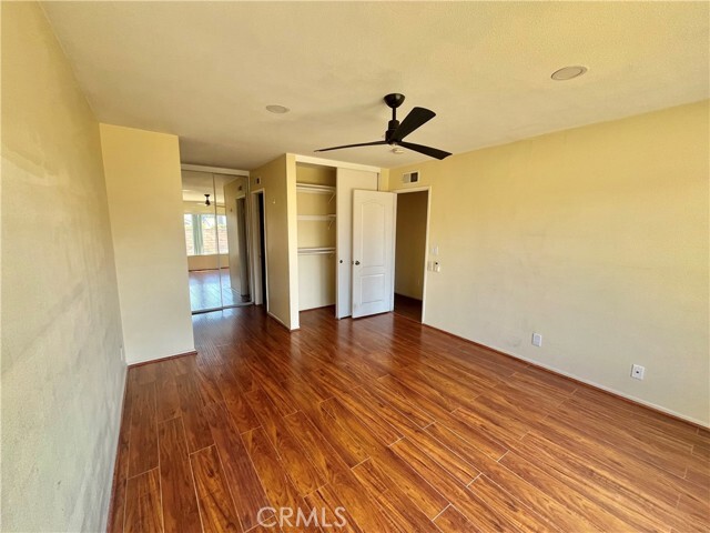 Building Photo - 4946 E Glenview Ave