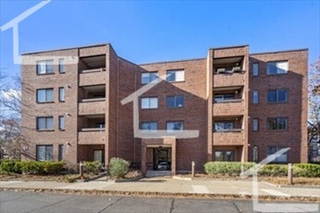 Building Photo - Coolidge Corner Location, High-End Finishe...