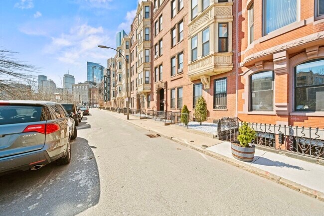 Building Photo - 19 Cortes St