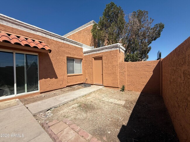 Building Photo - 4035 S 45th Pl