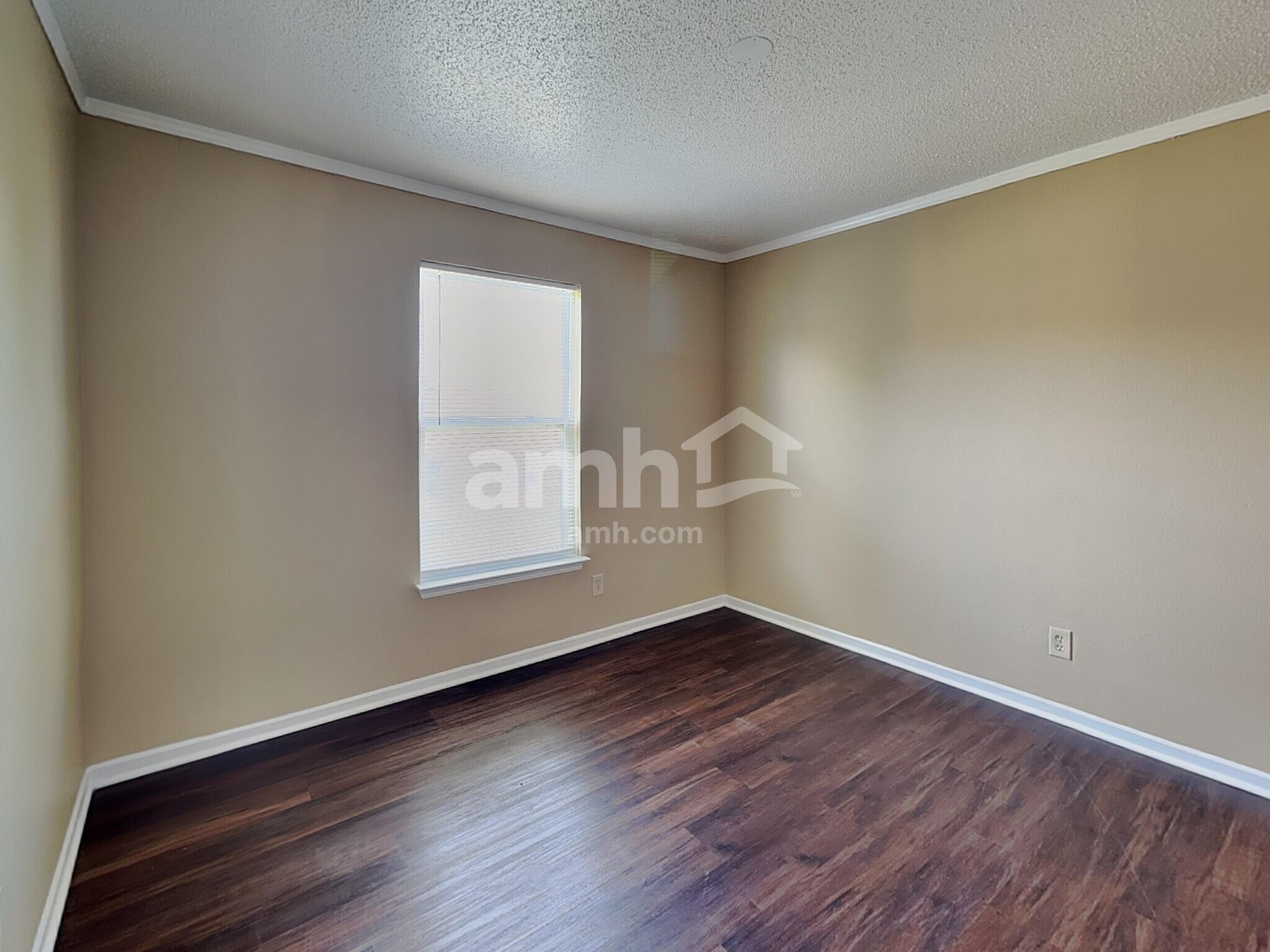 Building Photo - 8450 Ash Grove Dr