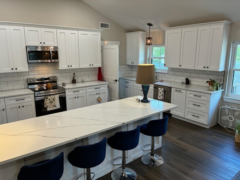 Building Photo - 21 Denmark Dr