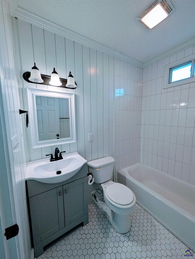 Building Photo - 1108 Washington St