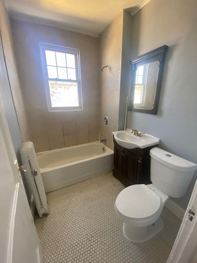 Building Photo - 39-41 Anthony St