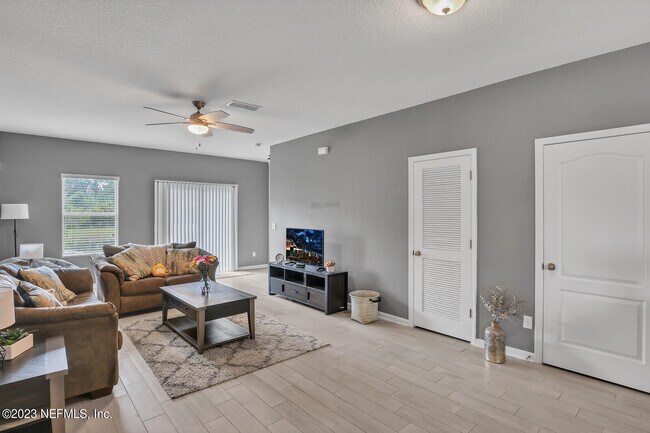 Building Photo - 63 WHITLAND Way