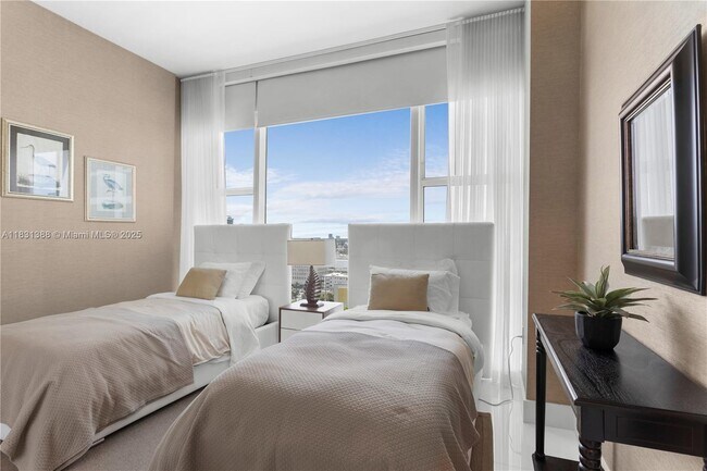 Building Photo - 6801 Collins Ave