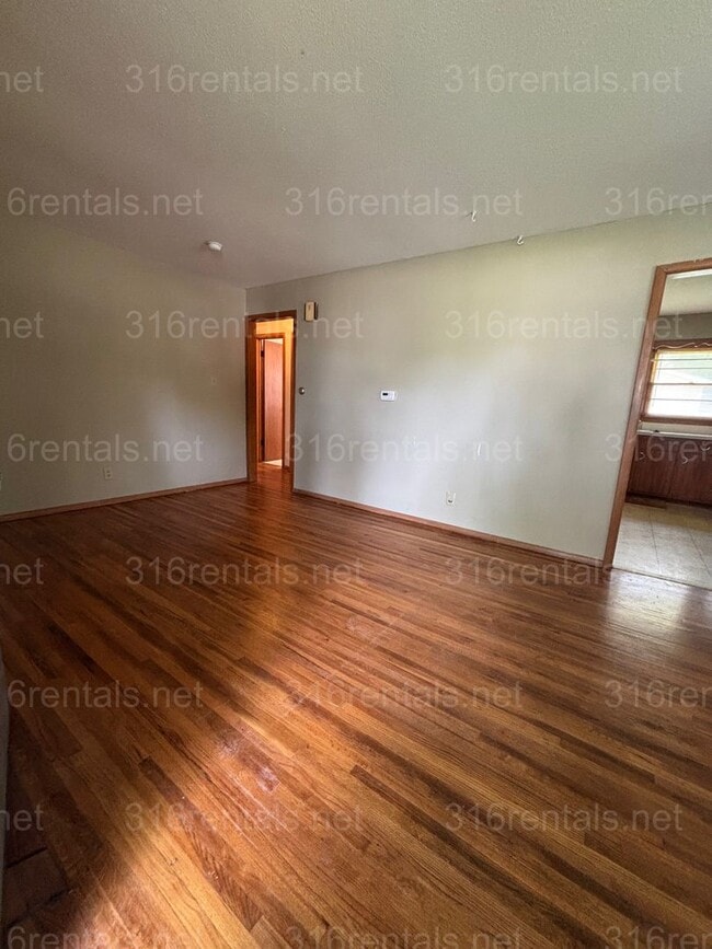 Building Photo - Two bed one bath available NOW!