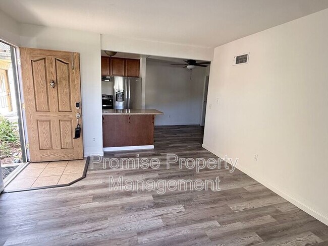 Building Photo - 830 W Lincoln Ave