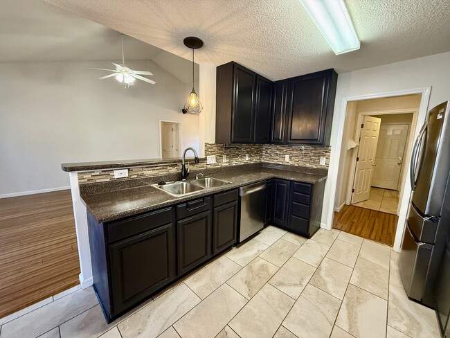 Building Photo - 254 Meadow Pathway Dr