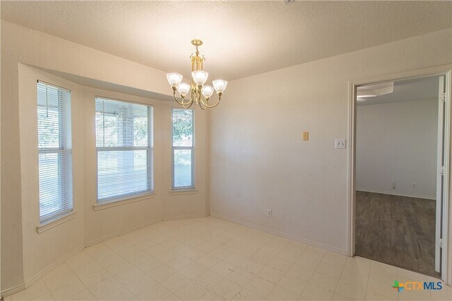 Building Photo - 4514 Hondo Dr