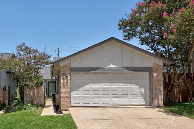 Building Photo - 9445 Singing Quail Dr