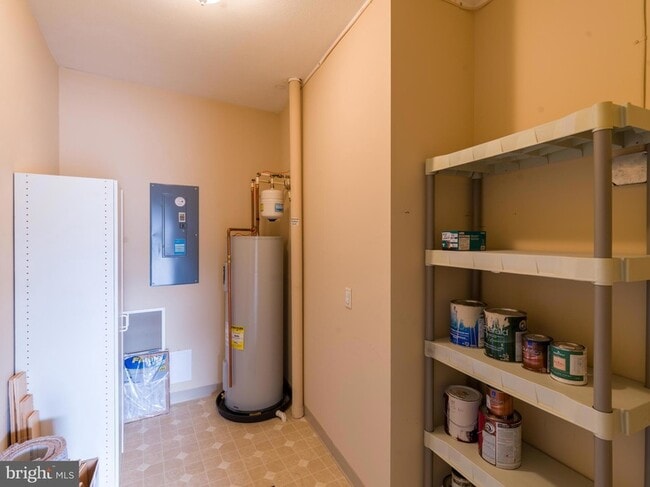 Building Photo - 2616 Greenport Dr