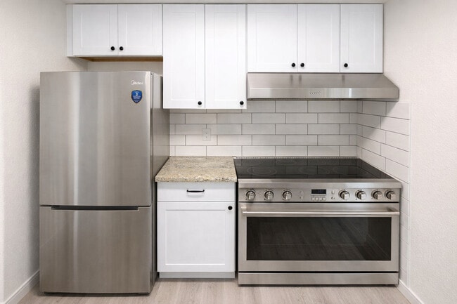 Kitchen 2 - Twin Crest Apartments