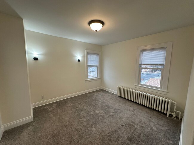Building Photo - 250 6th Ave N
