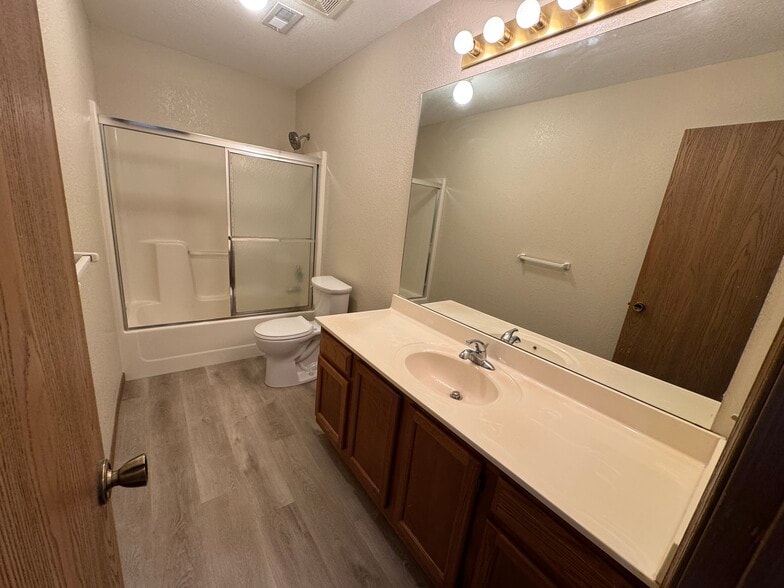 Building Photo - 219 Aaron Ln