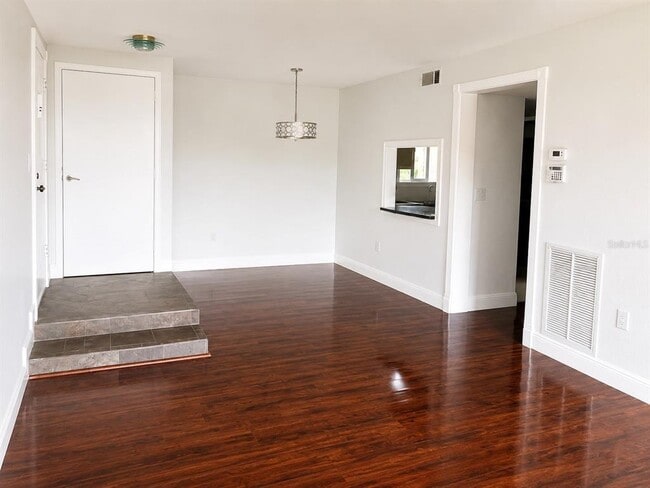 Building Photo - 3236 S Semoran Blvd