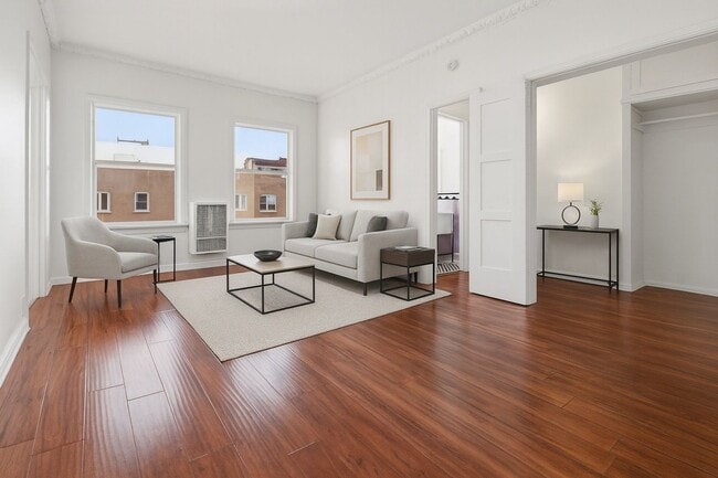 Building Photo - 724 S Mariposa Ave