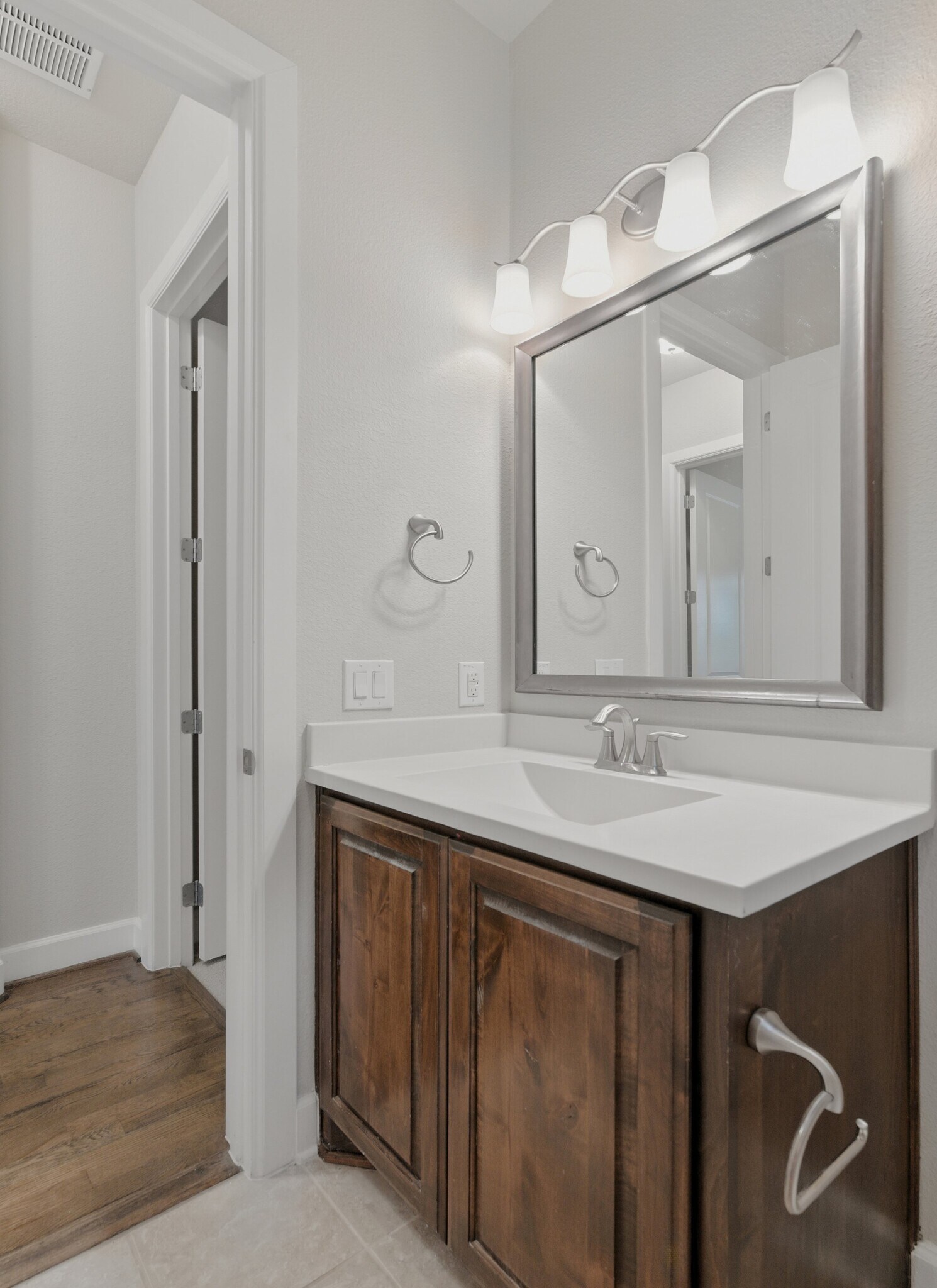 Back Bathroom - 508 Hidden Meadow Dr