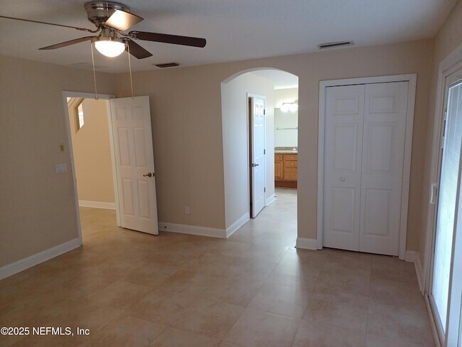 Building Photo - 4463 Ecton Ln E