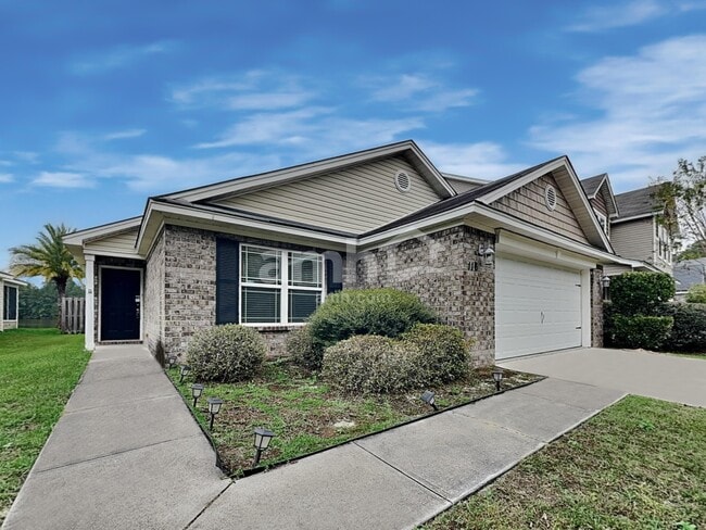 Building Photo - 116 Spring Lakes Dr