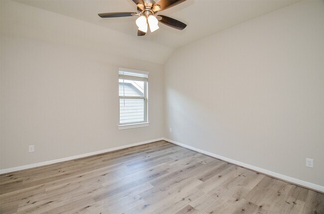 Building Photo - 24918 Meadowthorn Crest Ln