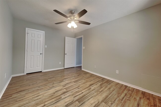 Building Photo - 1210 Colonial Heights Dr