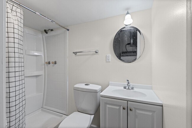 Building Photo - Newly Renovated 3BR + Finished Basement