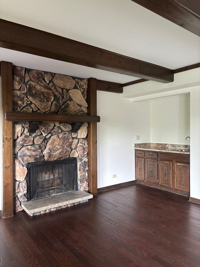 Building Photo - 4080 N Parkside Dr