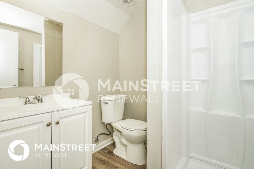 Building Photo - 233 Evergreen Cir