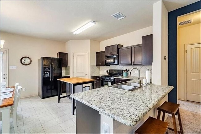 Building Photo - 118 Tallow Trail