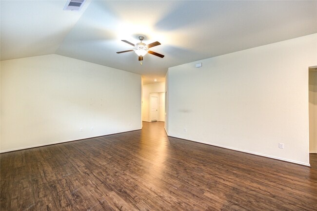 Building Photo - 18907 Via Flora Dr