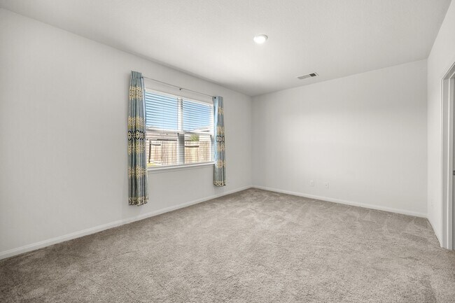 Building Photo - 15243 Crescent Brookfield Dr