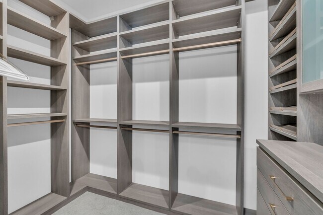 Building Photo - 2312 Buchanan St